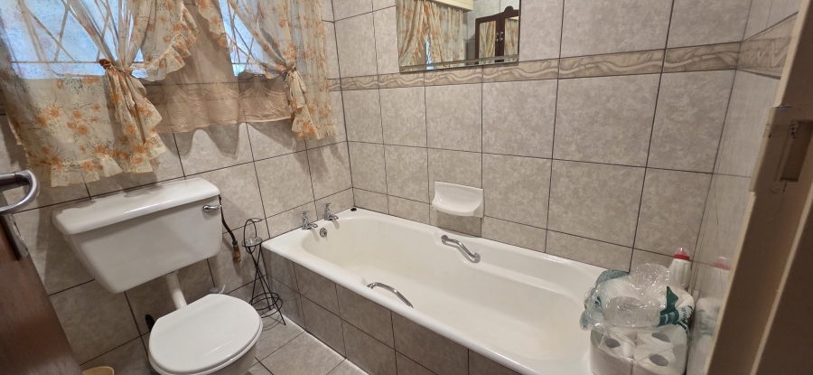 4 Bedroom Property for Sale in New Park Northern Cape